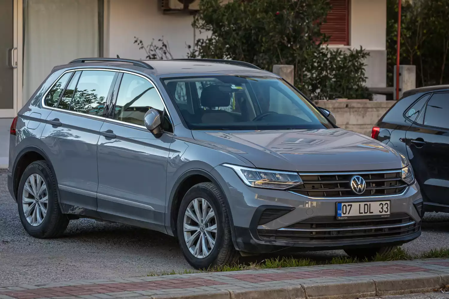 Volkswagen Tiguan car trash can