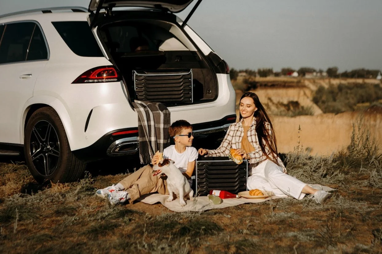 beach blanket picnic