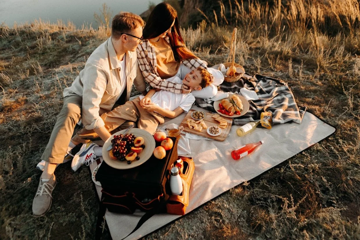 beach blanket picnic